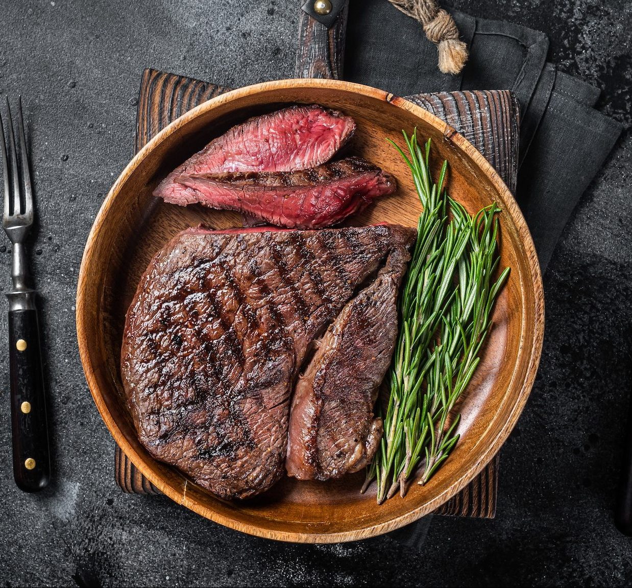 bbq-grilled-medium-rare-top-sirloin-beef-steak-rump-steak-in-a-wooden-plate–e1664111691605.jpg bbq-grilled-medium-rare-top-sirloin-beef-steak-rump-steak-in-a-wooden-plate--e1664111691605.jpg